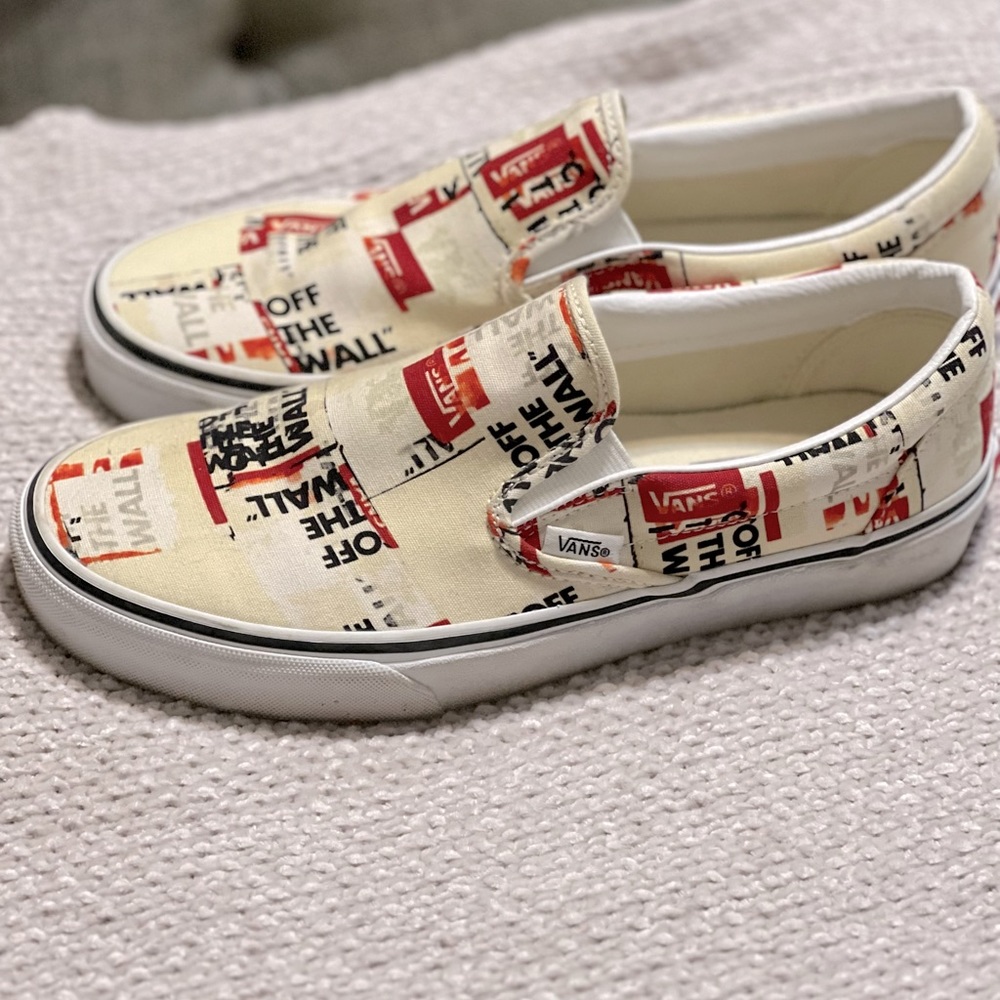 Off the Wall slip on boat shoes - RARE print men/8 & woman/9.5
